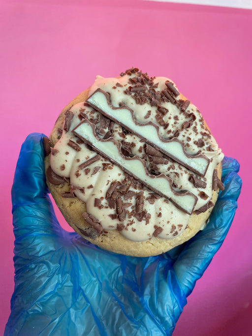 Kinder & White Chocolate Hazelnut Chunky Cookie