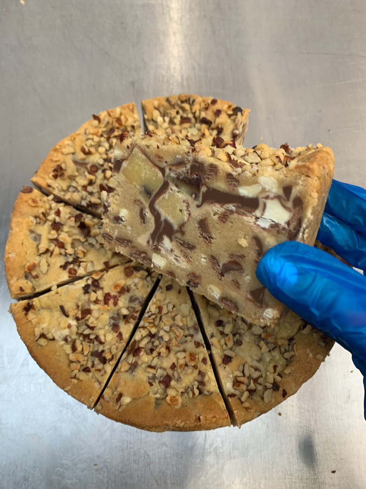 Kinder & Nutella Blondie Cookie Pie