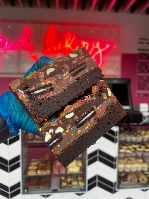 Milk Chocolate Slutty Brownie