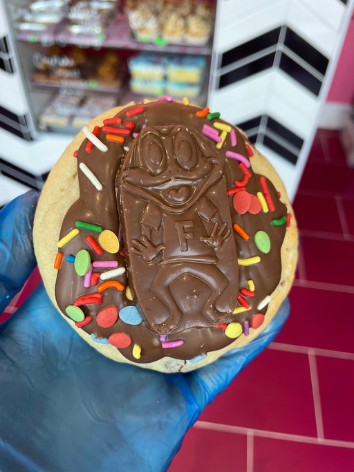Freddo & Sprinkle Milk Chocolate Chunky Cookie