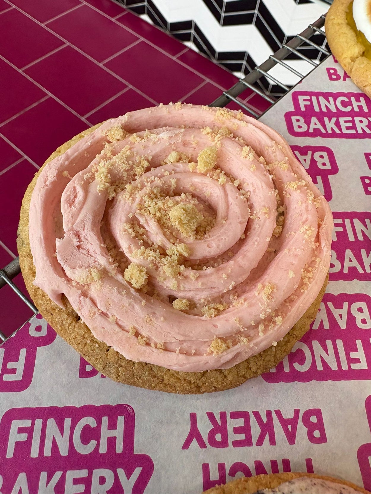 Chewy Cookie (Strawberry Shortbread)