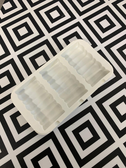 3 Cavity Large Twist Cakesicle Silicone Mould