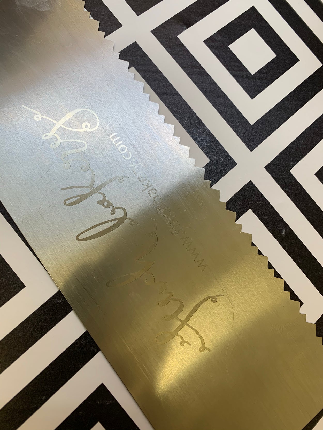 Stepped Zig Zag Scraper