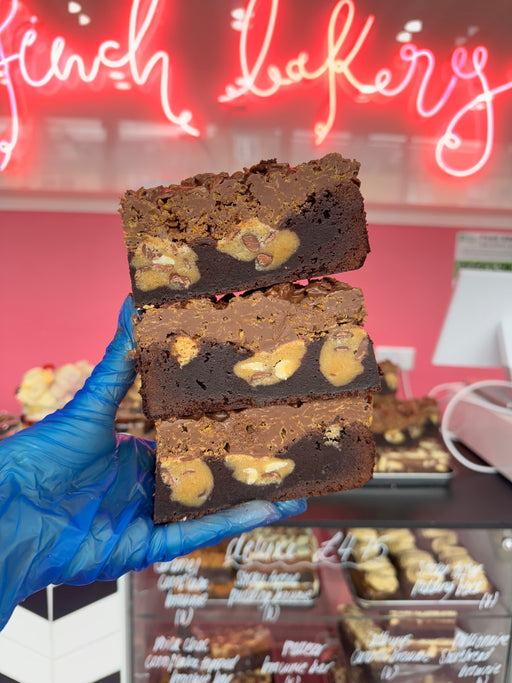 Chocolate Cornflake Brookie Bar