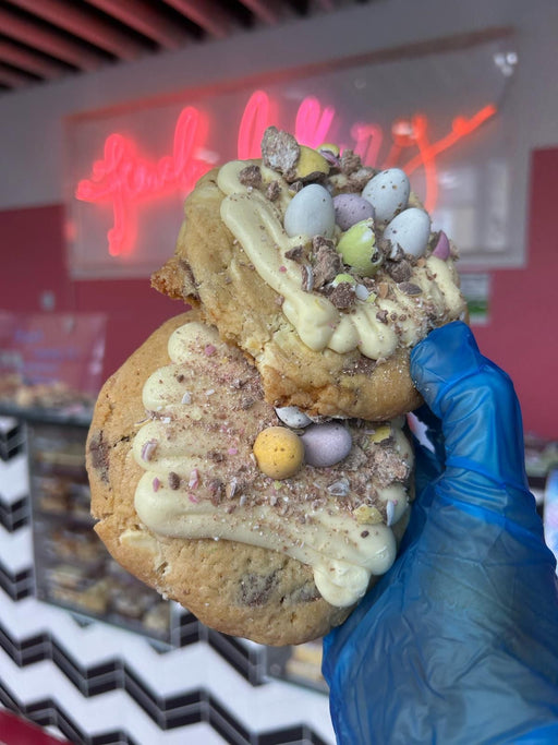 Mini Egg Chunky Cookie
