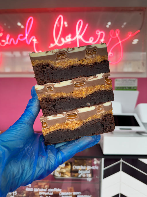 Caramel Cornflake Rolo Brownie Bar