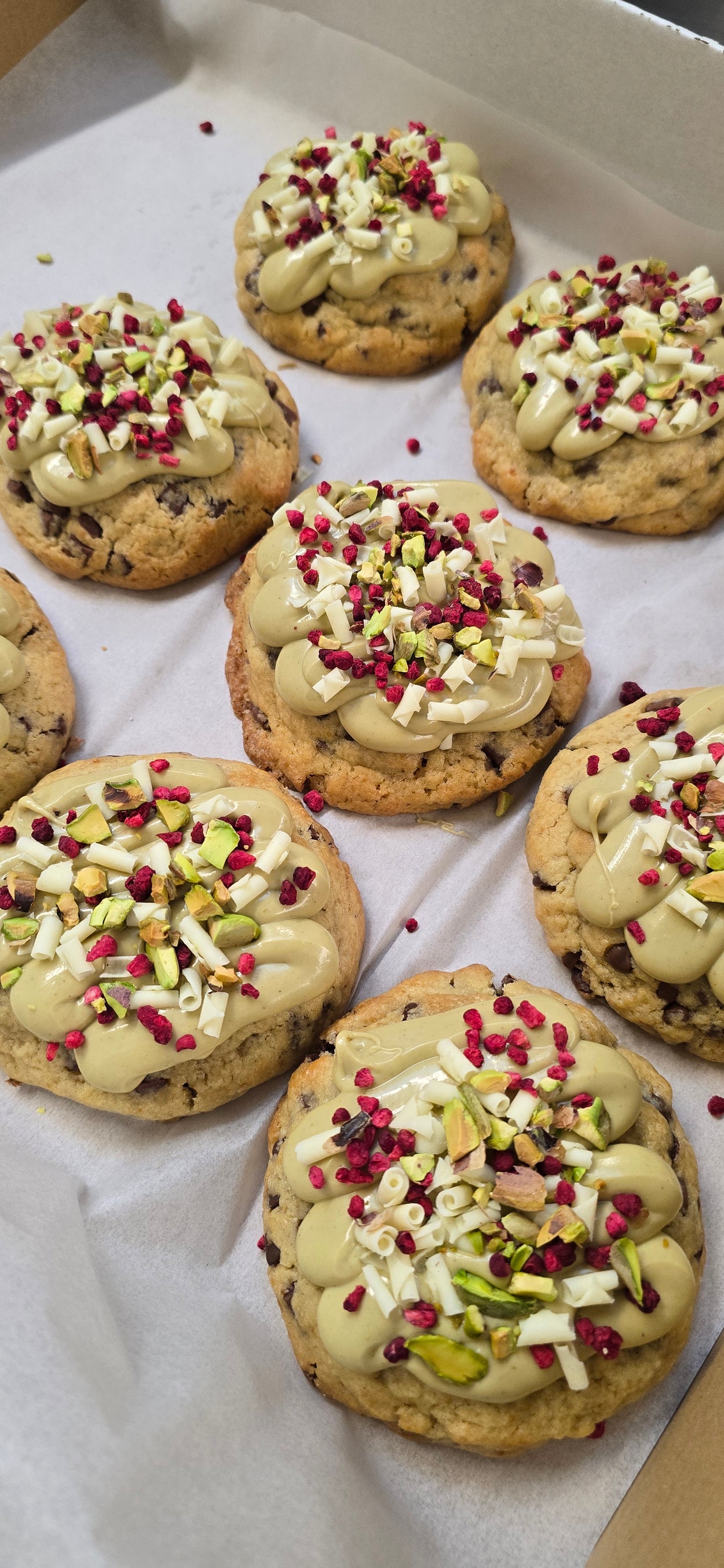Chunky Cookie (Pistachio & Raspberry)