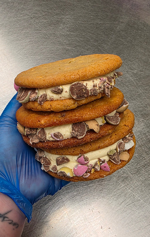 Ganache Cookie Sandwich (Mini Egg)
